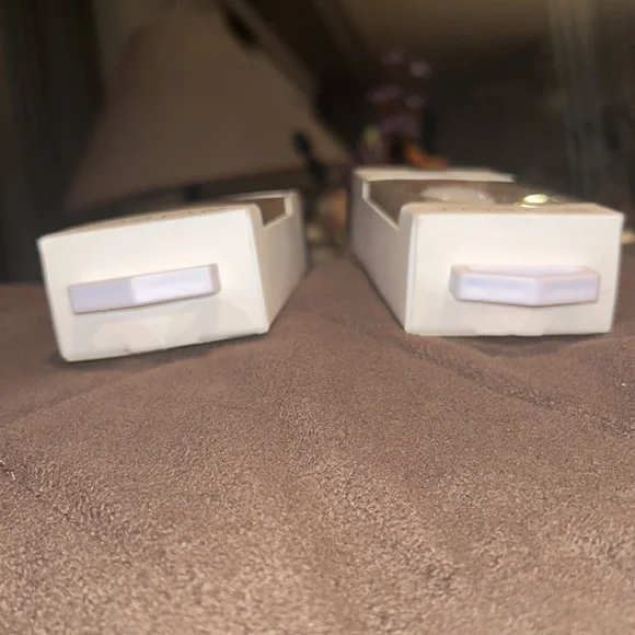 NEW IN BOX - 2.4 AMP DUAL USB CAR CHARGER (TWO!!) PINK AND RED - BYTECH - Picture 5 of 6